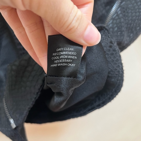 XS asymmetrical skirt in black snake skin. Like new. - Picture 4 of 4